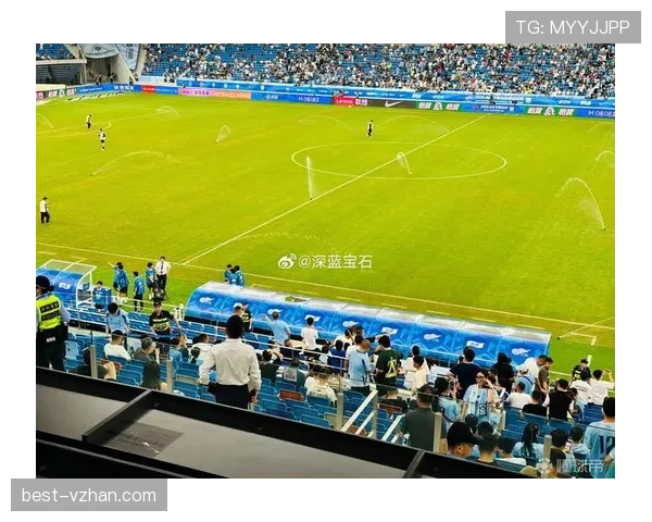 替补席管理规则解析：什么行为会被处罚与判罚标准