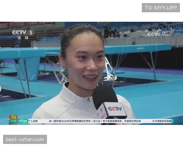朱雪莹家里那个蹦床，比我家客厅还大