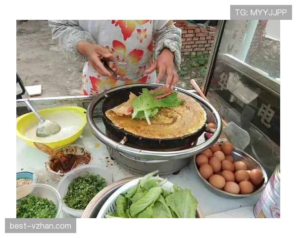 王濛排队买煎饼，手上那块表把整个摊位照成了VIP区